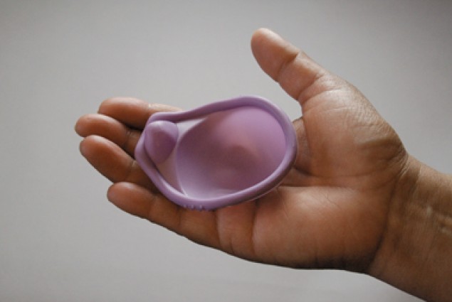 Correct insertion of the diaphragm as a contraceptive