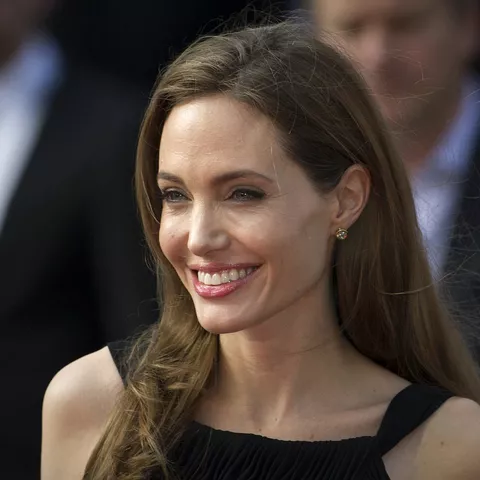 Angelina Jolie gets fierce criticism for her hair extension