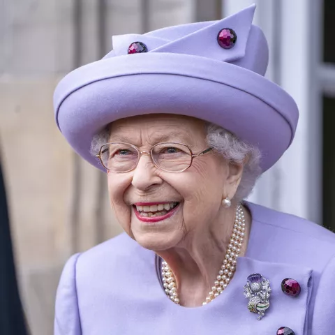 Queen Elizabeth II biography, age, death, marriage, and wiki